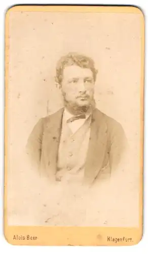 Fotografie Alois Beer, Klagenfurt, St. Veiter Vorstadt 24, Bürgerlicher Herr mit Vollbart