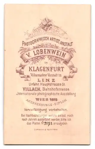 Fotografie V. Lobenwein, Villach, Bahnhofstrasse, Kleines Kind im weissen Kleid