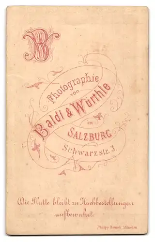 Fotografie Baldi & Würthle, Salzburg, Schwarzstr. 3, Junge Dame mit Hochsteckfrisur und Medaillon