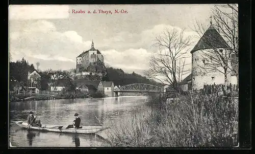 AK Raabs a. d. Thaya, Uferpartie mit Blick zum Schloss