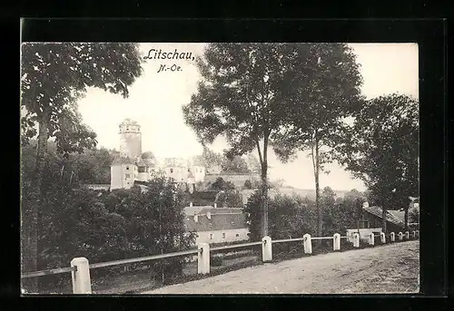 AK Litschau, Ortsansicht mit Feste von einer Strasse aus