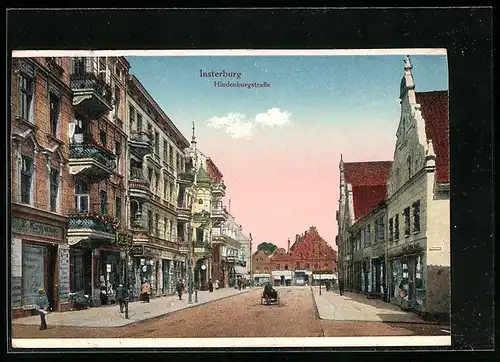 AK Insterburg, Hindenburgstrasse mit Geschäften
