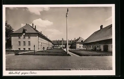 AK Triesdorf, Kreisackerbauschule, Schulhof gegen Osten