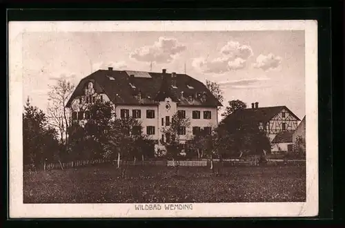 AK Wemding, Sicht auf ein grosses Gebäude