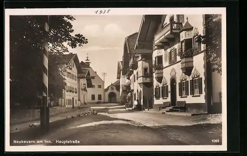 AK Neubeuern am Inn, Hauptstrasse mit Bäumen