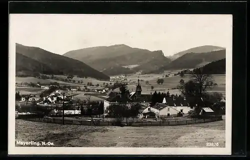 AK Mayerling, Ortsansicht mit Bergkette