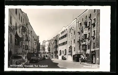 AK Rattenberg /Unterinntal, Strassenpartie mit Gasthaus zur Post