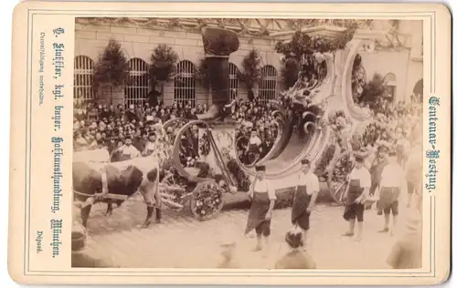 Fotografie G. Stuffler, München, Ansicht München, Festwagen der Lederindustrie auf der Centenarfeier 1888