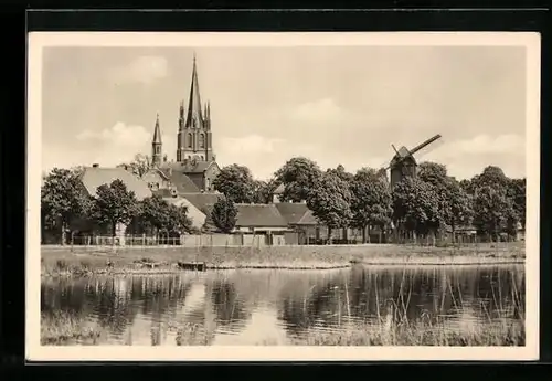 AK Werder /Havel, Ansicht von der Inselbrücke auf die Insel, evangelische Kirche und Inselmühle