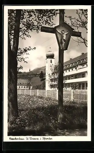 AK Pfronten-Ried /Allgäuer Alpen, Krankenhaus St. Vinzenz und Wegekreuz