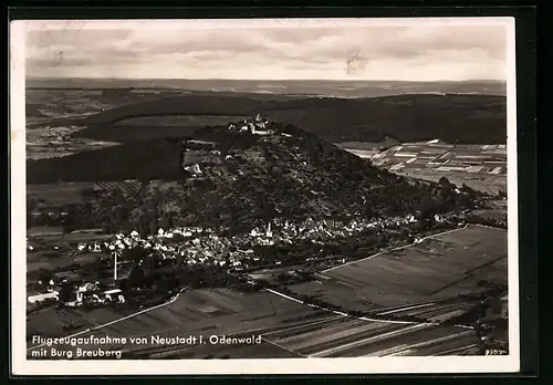 AK Neustadt i. Odenwald, Ortsansicht mit Burg Breuberg, Fliegeraufnahme