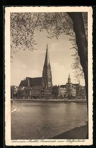 AK Schwerin /Mecklb., Promenade am Pfaffenteich