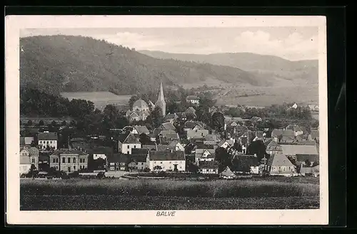 AK Balve, Ortsansicht mit Blick in die Berge