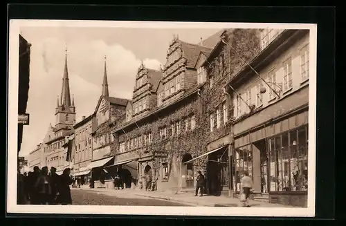 AK Saalfeld i. Thür., Saalstrasse mit Apotheke und Geschäften