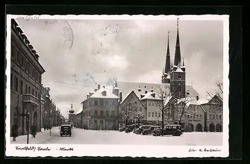 AK Saalfeld /Saale, Markt mit Kirche im Schnee