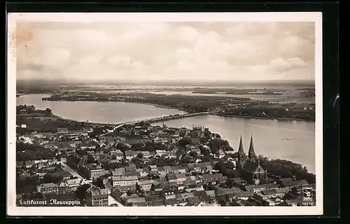 AK Neuruppin, Totalansicht mit Klosterkirche und Brücke über den Ruppiner See