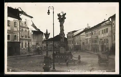 AK Rohrbach /O.-Ö., Marktplatz mit Denkmal