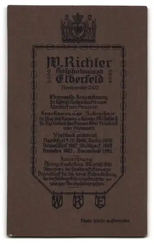 Fotografie W. Richter, Elberfeld, Junge Dame mit moderner Frisur