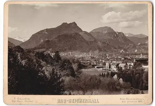 Fotografie F. Grainer, Bad Reichenhall, Ansicht Bad Reichenhall, Blick in den Ort mit Wohnhäusern