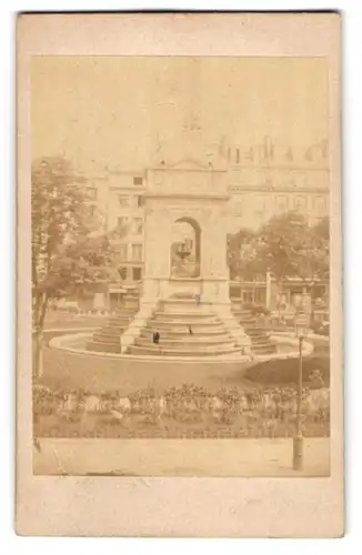 Fotografie unbekannter Fotograf, Ansicht Paris, Fontaine des Innocents am Square des Innocents