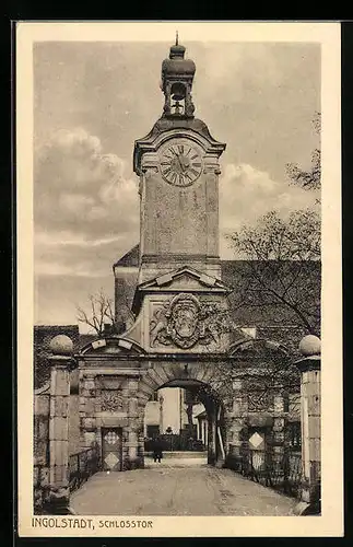 AK Ingolstadt, Tordurchblick mit der Kirche dahinter