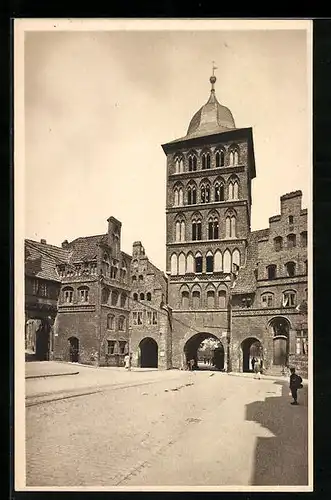 AK Lübeck, Blick auf das Burgtor