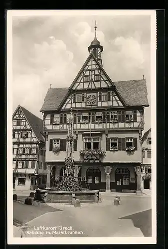 AK Urach, Rathaus mit Marktbrunnen