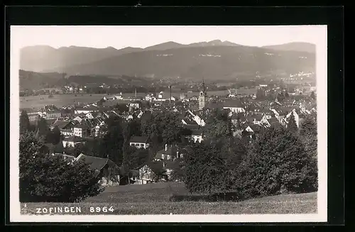 AK Zofingen, Totalansicht mit Häuser, Kirche und Umgebung von Anhöhe aus