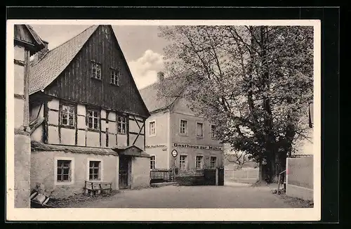 AK Höfgen bei Grimma, Gasthaus zur Mühle mit Strasse und Nachbarhaus