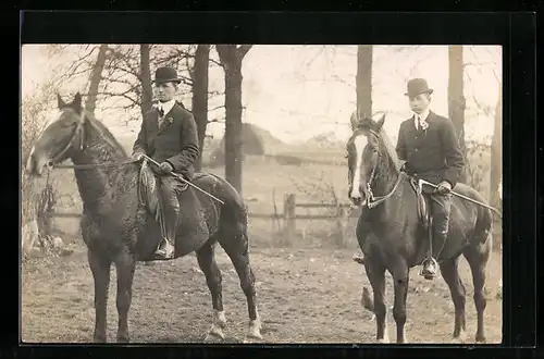 AK Zwei Reiter mit Melonen auf ihren Pferden