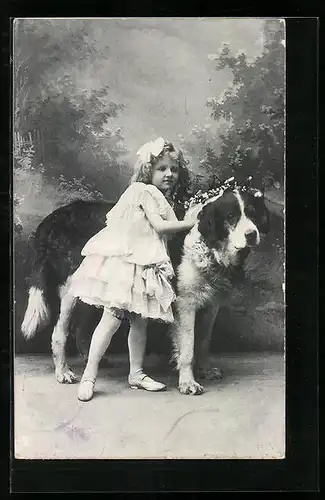 AK Mädchen mit Bernhardiner vor Landschaftskulisse