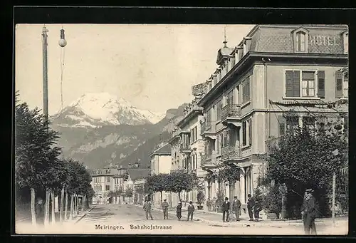 AK Meiringen, Blick in die Bahnhofstrasse mit Hotel