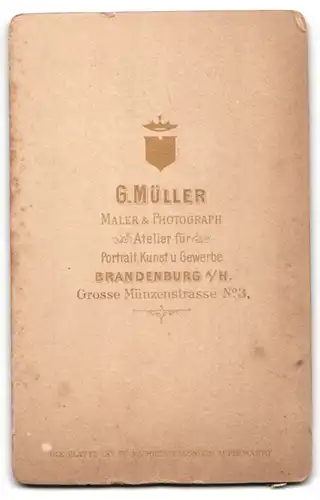 Fotografie G. Müller, Brandenburg a. H., Grosse Münzenstr. 3, Junge Dame im Kleid