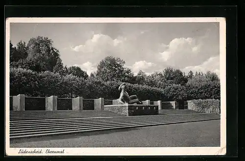 AK Lüdenscheid, Ehrenmal und Umgebung im Sommer
