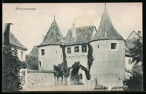 AK Prichsenstadt, Wohnhaus mit Türmen und Torbogen