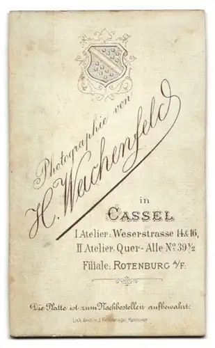 Fotografie H. Wachenfeld, Cassel, Weserstrasse 14&16, Junge Dame im weiten Rock, mit Stockschirm