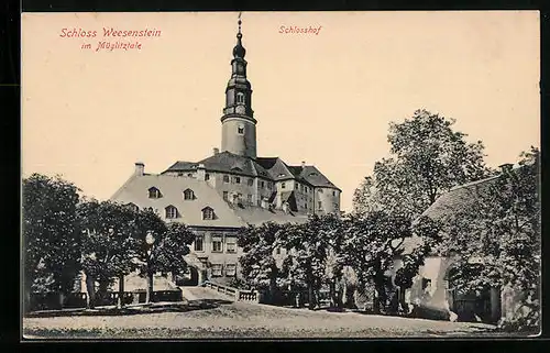 AK Weesenstein i. Müglitztale, Blick auf das Schloss und Schlosshof