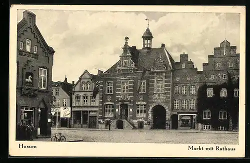 AK Husum, Markt mit Rathaus