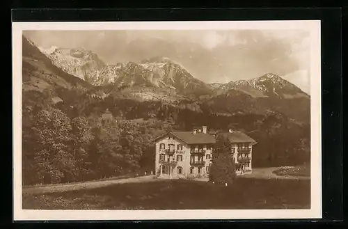 AK Berchtesgaden, Blick auf das Parkhotel und Berge