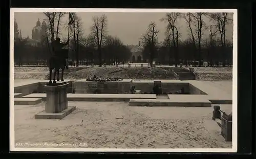 AK München, Krieger-Denkmal im Winter