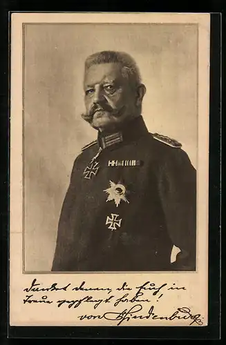 AK Paul von Hindenburg mit Eisernem Kreuz und ernstem Blick