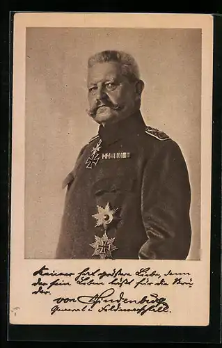 AK Portrait Generalfeldmarschall Paul von Hindenburg in Uniform mit Ordenspange & Eisernes Kreuz