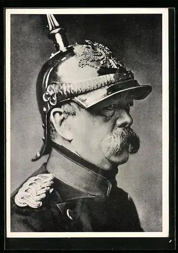 AK Bismarck, Portrait mit Pickelhelm