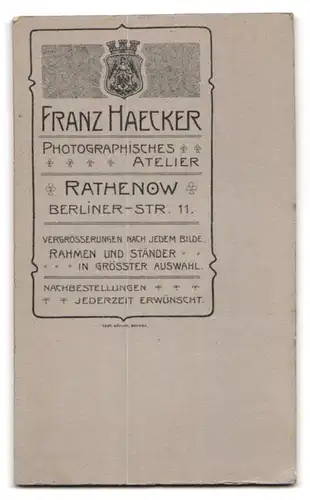 Fotografie Franz Haecker, Rathenow, Berliner-Str., Junger Herr im Anzug mit Krawatte
