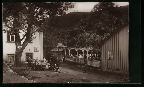 AK Rupprechtstegen, Gasthaus zur Fränkischen Schweiz J. Baumann, Gartenansicht mit Gästen