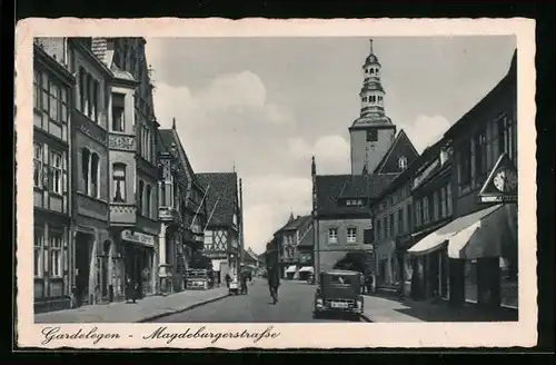 AK Gardelegen, Magdeburgerstrasse mit Auto