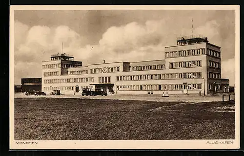 AK München, Totalansicht vom Flughafengebäude