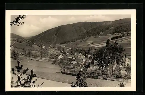 AK Döschnitz /Th., Gesamtansicht mit Umgebung