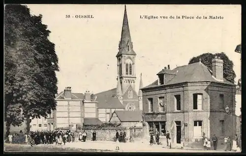 AK Oissel, L`Eglise vue de la Place de la Mairie