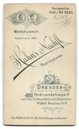 Fotografie Hahns Nachf., Dresden, Ferdinandstrasse 11, Junger Herr mit Vollbart und junge Dame im hellen Kleid